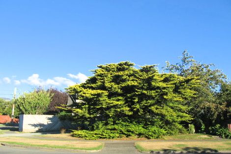 Photo of property in 2 Huia Grove, Elderslea, Upper Hutt, 5018