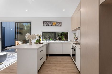Photo of property in 2/10 Hutchinsons Road, Bucklands Beach, Auckland, 2014