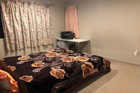 Photo of property in 20a Malmo Place, Massey, Auckland, 0614