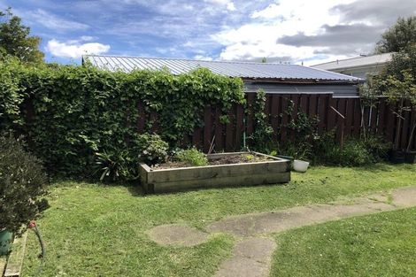 Photo of property in 1 Taioma Crescent, Te Atatu Peninsula, Auckland, 0610