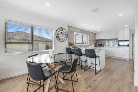Photo of property in 42 Albatross Road, Red Beach, 0932