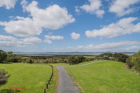 Photo of property in 8 Cellarmans Street, Te Atatu Peninsula, Auckland, 0610