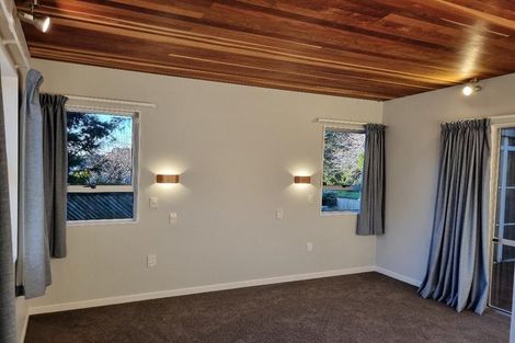 Photo of property in 37 Awanui Street, Merrilands, New Plymouth, 4312