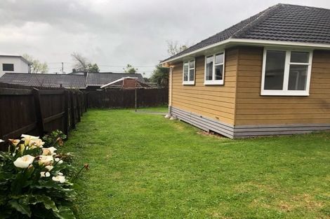 Photo of property in 3166 Great North Road, New Lynn, Auckland, 0600