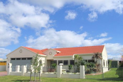 Photo of property in 25 Rosberg Place, Mount Maunganui, 3116
