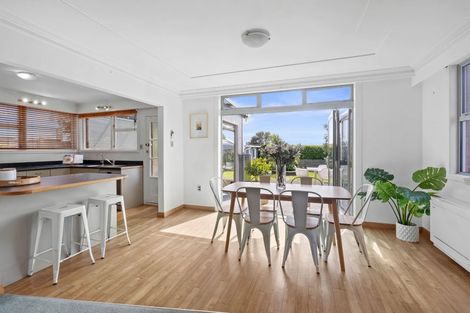 Photo of property in 14 Barrett Street, Westown, New Plymouth, 4310