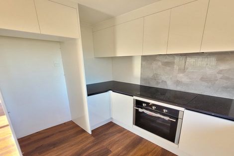 Photo of property in 81 Oreil Avenue, West Harbour, Auckland, 0618