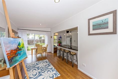 Photo of property in 31 Oteha Valley Road, Northcross, Auckland, 0632