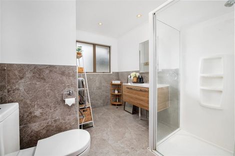 Photo of property in 8 Forest Hill Road, Henderson, Auckland, 0612