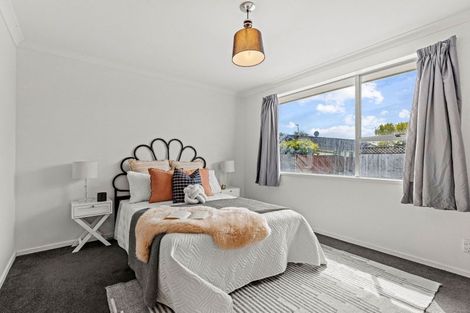 Photo of property in 1/123a Queenspark Drive, Parklands, Christchurch, 8083