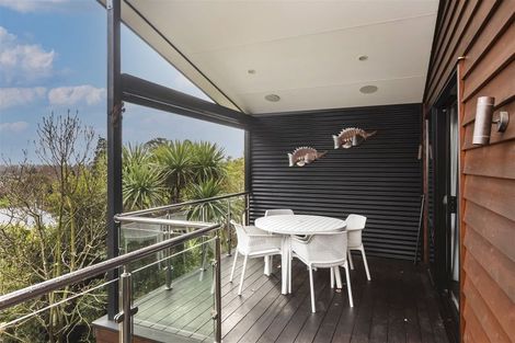 Photo of property in 300 Centaurus Road, Hillsborough, Christchurch, 8022