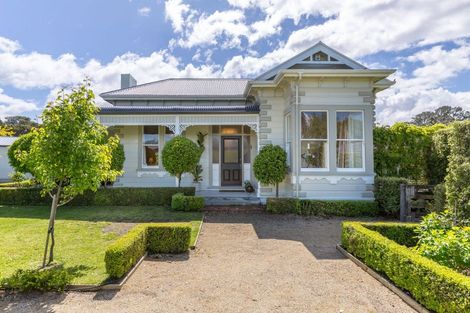 Photo of property in 16 Orchard Road, Greytown, 5712