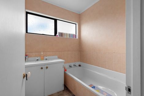 Photo of property in 1 Jarrett Court, Roslyn, Palmerston North, 4414