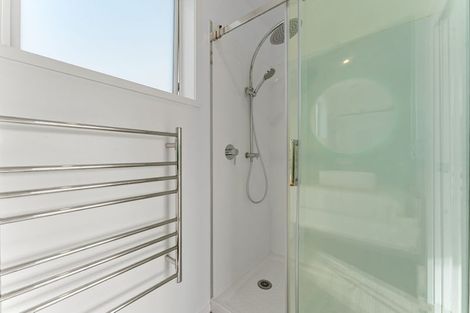 Photo of property in 6 Te Moau Avenue, Parakai, 0830