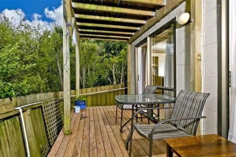 Photo of property in 3 Sunset Road, Totara Vale, Auckland, 0632