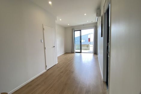 Photo of property in 6 Parahau Road, Papakura, 2110