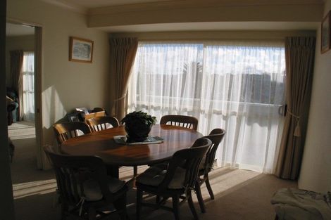 Photo of property in 36 Tyrico Close, Unsworth Heights, Auckland, 0632