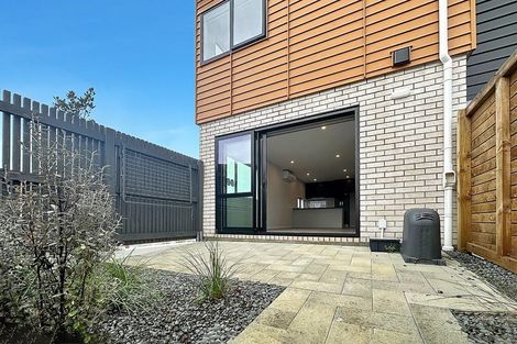 Photo of property in 25 Whati Lane, Henderson, Auckland, 0612