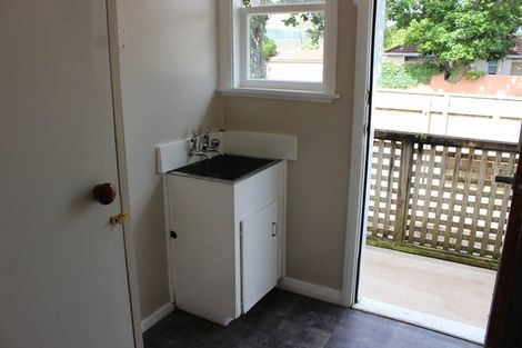 Photo of property in 614f1- Fergusson Drive, Trentham, Upper Hutt, 5018