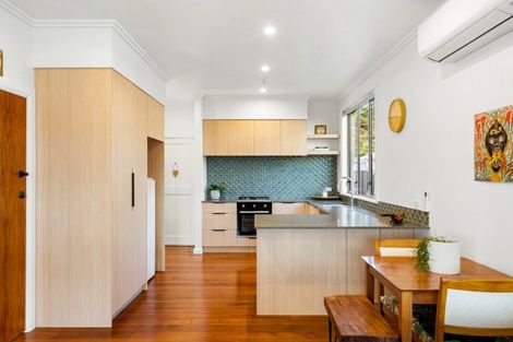 Photo of property in 6 Kenny Avenue, Ahuriri, Napier, 4110