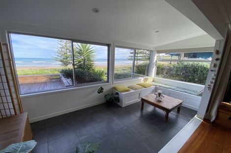 Photo of property in 16 Makorori Beach Road, Makorori, Gisborne, 4073