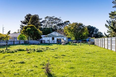 Photo of property in 40 Bear Street, Waverley, 4510