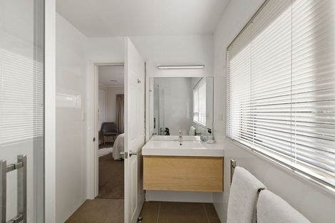 Photo of property in 51 Lakeside Drive, Orewa, 0931