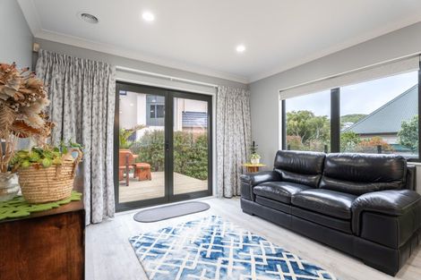 Photo of property in 13 Claverton Grove, Churton Park, Wellington, 6037