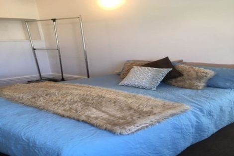 Photo of property in 74 Rolleston Street, Mount Cook, Wellington, 6021