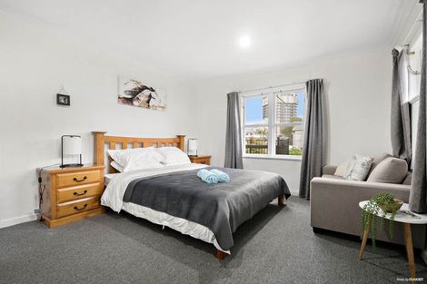 Photo of property in 8a/1 Bracken Avenue, Takapuna, Auckland, 0622