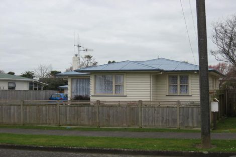 Photo of property in 8 Kings Drive, Levin, 5510