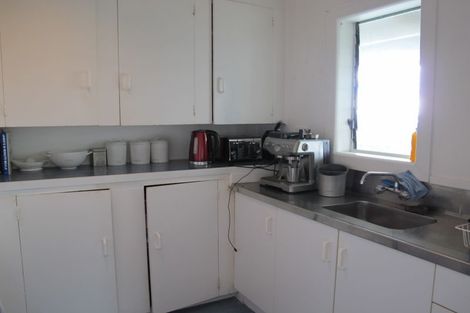 Photo of property in 165a Hinemoa Street, Birkenhead, Auckland, 0626