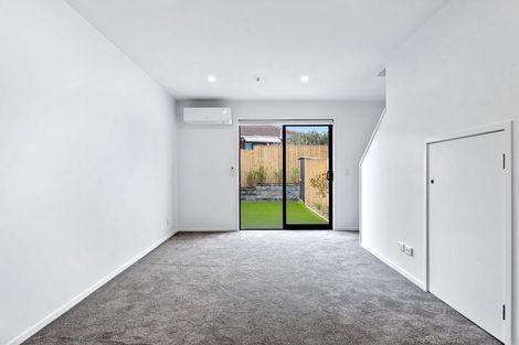 Photo of property in 5/24 Yeovil Road, Te Atatu Peninsula, Auckland, 0610
