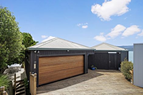Photo of property in 38 Napier Street, Karaka Bays, Wellington, 6022
