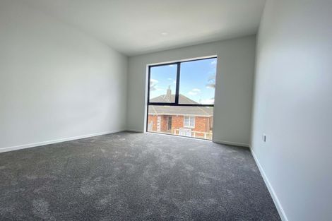 Photo of property in 42 Lavelle Road, Henderson, Auckland, 0612