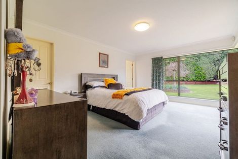 Photo of property in 62 Royal Oak Drive, Kelvin Grove, Palmerston North, 4414