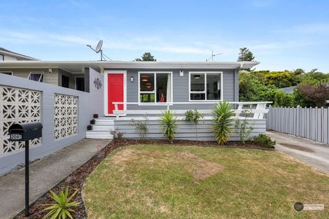 Photo of property in 208b Major Drive, Kelson, Lower Hutt, 5010