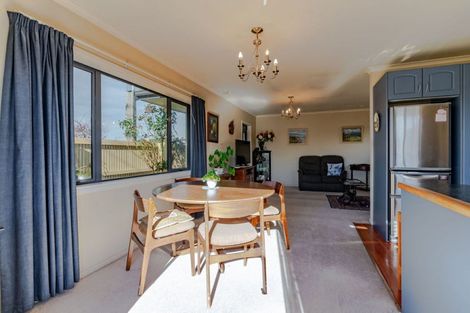 Photo of property in 2 Garrison Street, Carterton, 5713