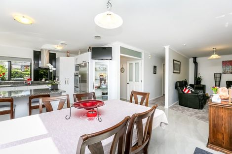 Photo of property in 5 Ashmore Drive, Frankleigh Park, New Plymouth, 4310