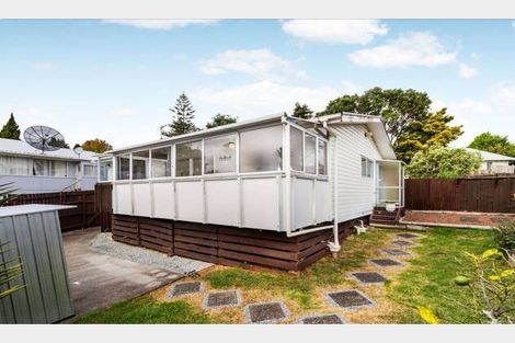 Photo of property in 2/2 Pine Street, New Lynn, Auckland, 0600