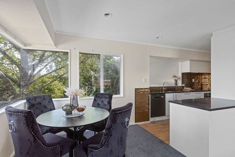 Photo of property in 2a Trafalgar Road, Milford, Auckland, 0620
