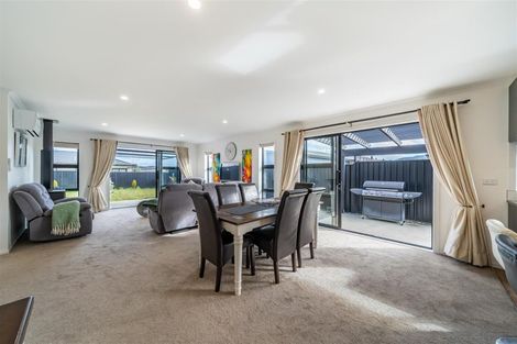 Photo of property in 4 Fenwick Crescent, Wallaceville, Upper Hutt, 5018
