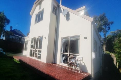 Photo of property in 2/86 Birkenhead Avenue, Birkenhead, Auckland, 0626