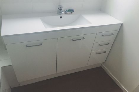 Photo of property in 20 Golf Road, New Lynn, Auckland, 0600