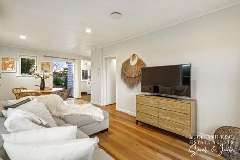 Photo of property in 422a Old Te Atatu Road, Te Atatu Peninsula, Auckland, 0610