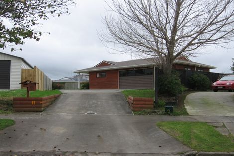 Photo of property in 11 Gladys Place, Kelvin Grove, Palmerston North, 4414