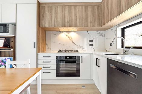 Photo of property in 1b Tacitus Place, Totara Vale, Auckland, 0629