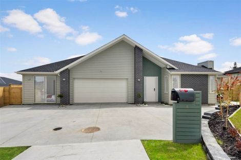 Photo of property in 6 Byron Drury Way, Riverhead, 0820