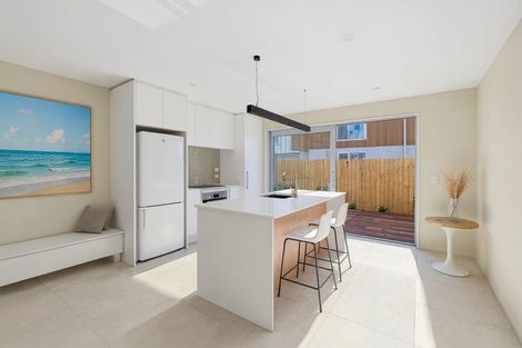 Photo of property in 2/50 Marine Parade, North New Brighton, Christchurch, 8083