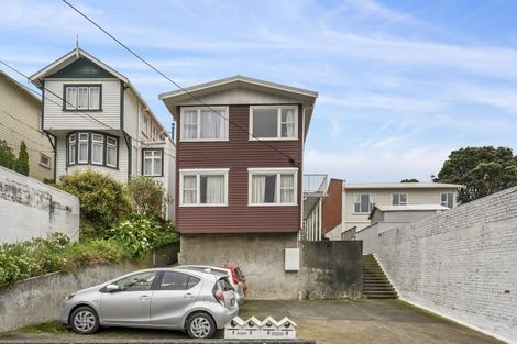 Photo of property in 4/16 Rolleston Street, Mount Cook, Wellington, 6021